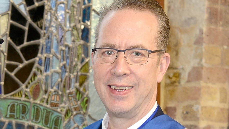 Professor Tim Draycott